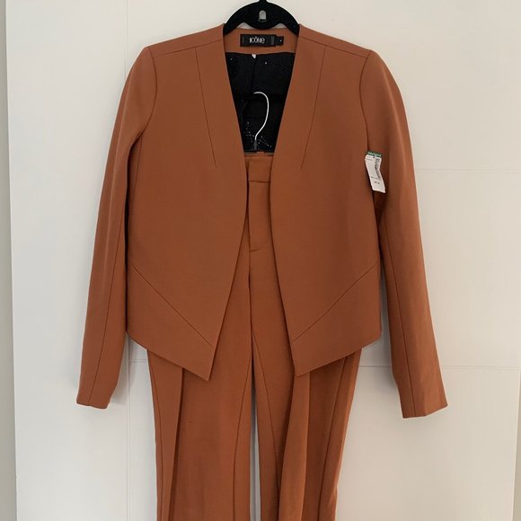 NWT TWO PIECE BLAZER AND PANT SUIT - Picture 3 of 6